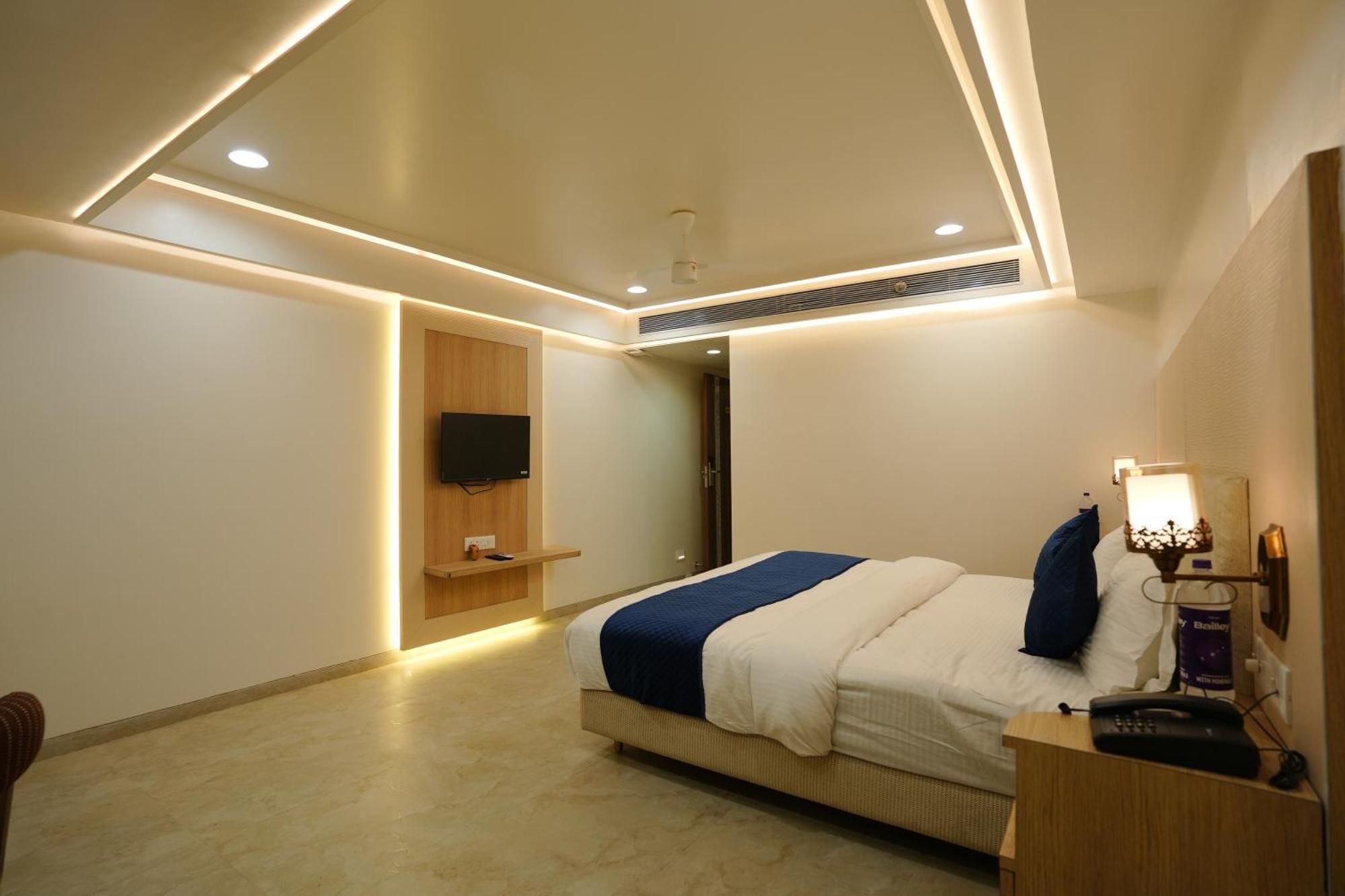 Hotel 6 Seasons, Koregoan Park, Pune Exterior foto